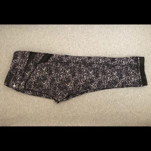 Lululemon sz 10 EUC crops